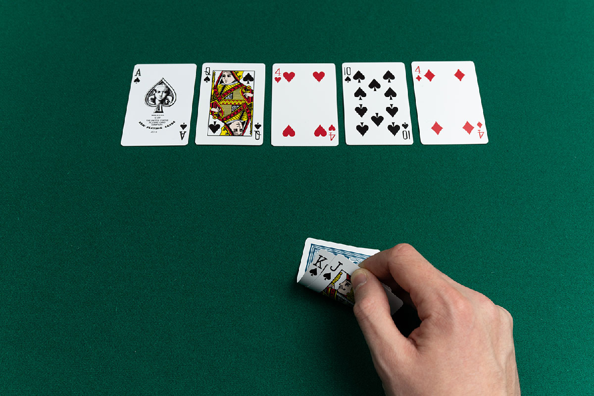 poker-hands-royal-flush-in-texas-holdem-rankings